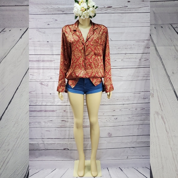 private luxury medium button shirt ( 5 for $20 ) - Picture 2 of 8